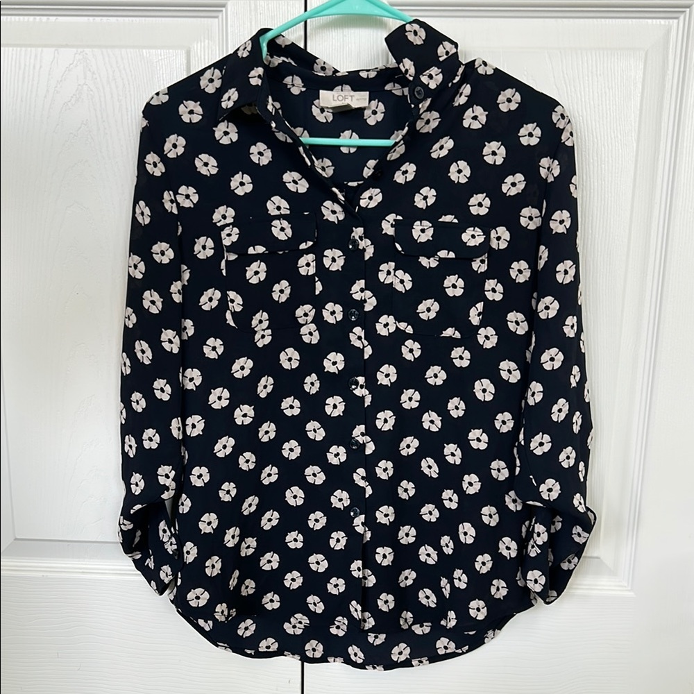 NWOT LOFT Women’s Petite Small Black and White Floral Blouse